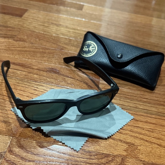 Ray-Ban P Black Sunglasses RB 2132 with Case and Lense Cloth - Picture 6 of 8